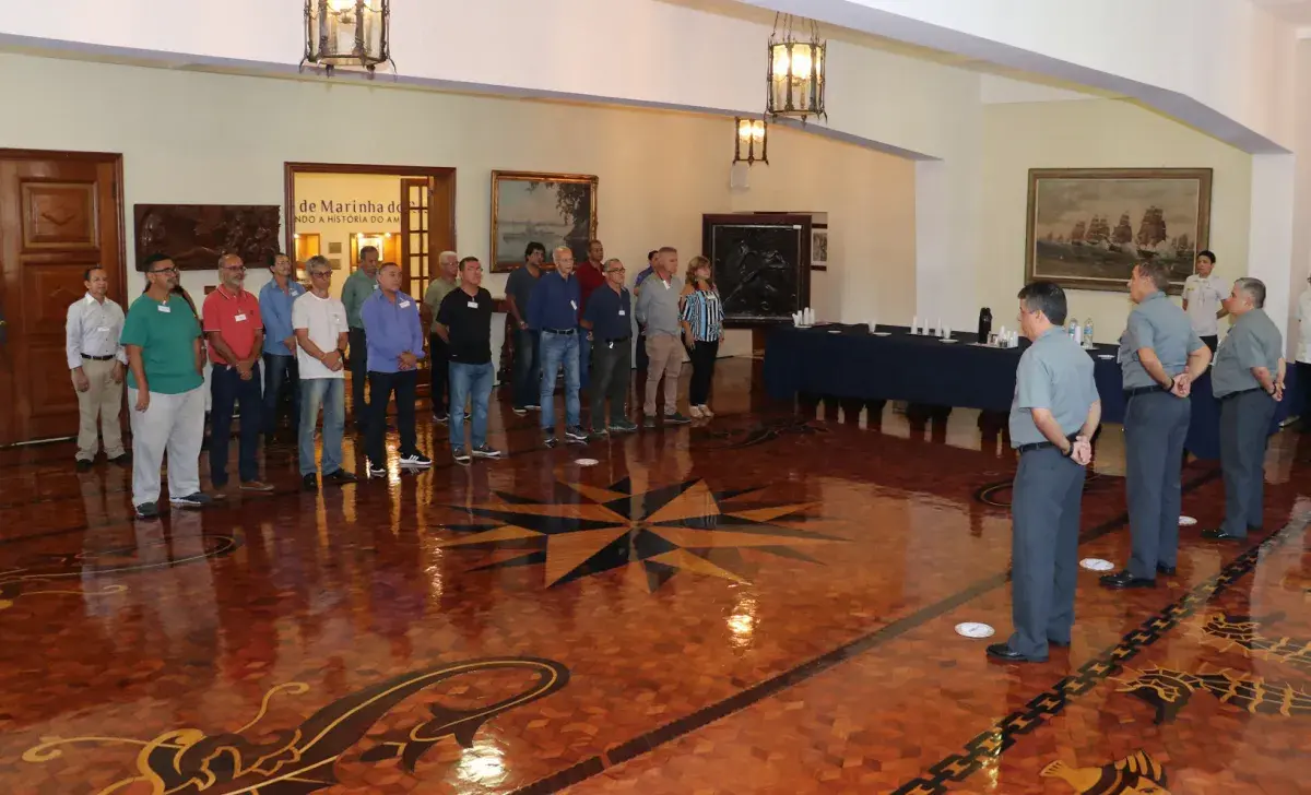 Cerimônia em homenagem a servidores civis aposentados