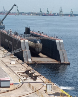 Submarino “Tikuna” doca para Período de Manutenção