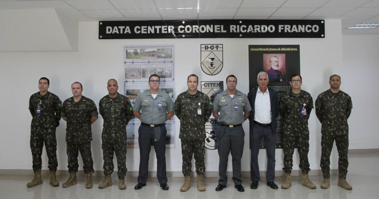 Equipe do CASNAV em visita ao 7º CTA