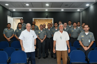 Comitiva do CApA-SA do CIAA, Servidor Civil Maurício Guedes, Encarregado da Divisão de Pesquisa Operacional do CASNAV e CF Agner, Gerente de Projeto do CASNAV
