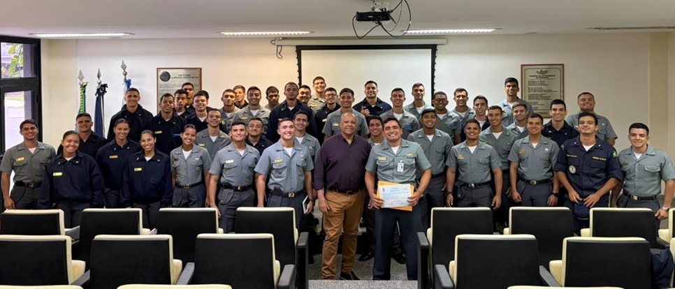 CCIMAR ministra palestra para os Aspirantes (IM) na Escola Naval