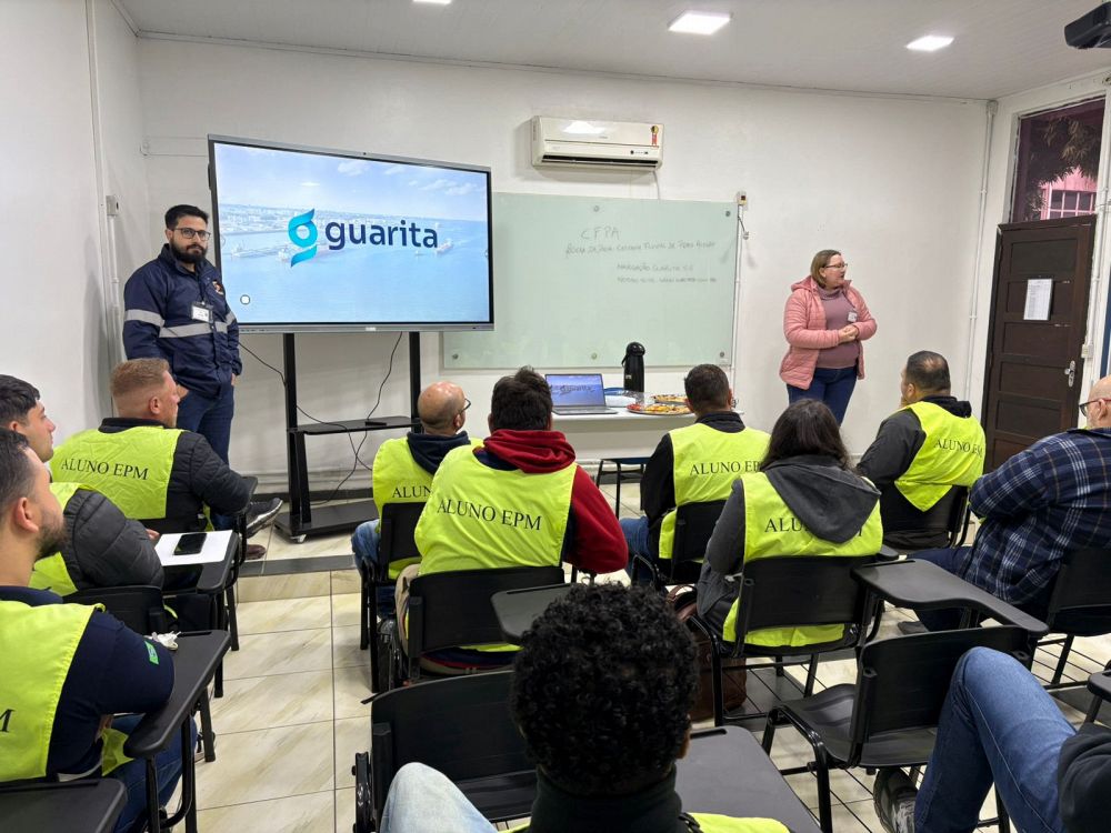 Capitania Fluvial de Porto Alegre promove encontro entre futuros aquaviários e empresas de navegação