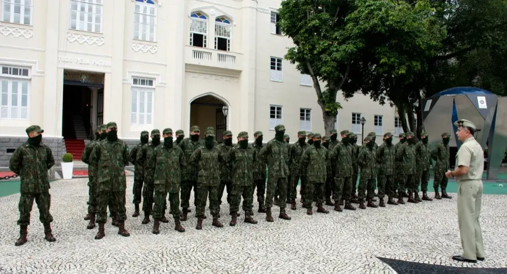Vice-Almirante (FN) Renato Rangel Ferreira deu as boas-vindas aos aspirantes