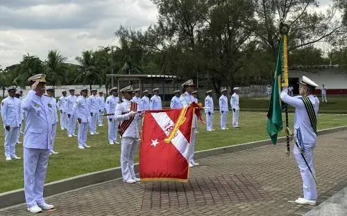 Comandante-Geral do CFN preside solenidade de imposição da comenda da Ordem do Mérito Naval ao Batalhão Logístico de Fuzileiros Navais