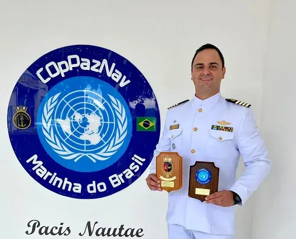 CMG (FN) G.Maia passou o cargo durante a cerimônia realizada no CIASC