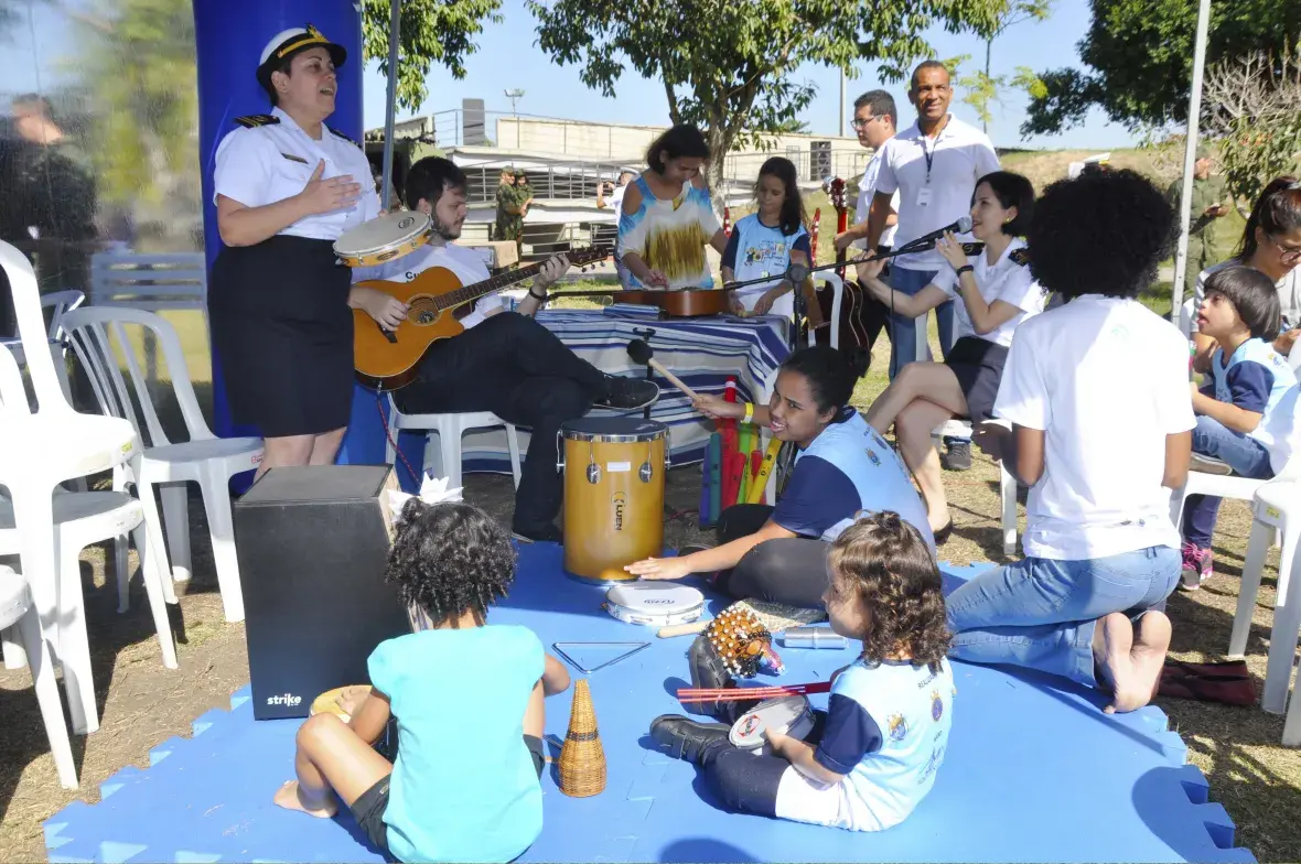 Oficina de instrumentos musicais foi uma das atividades do evento