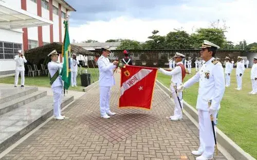 A Ordem do Mérito Naval destina-se a reconhecer Organizações Militares que tenham prestado relevantes serviços à Força