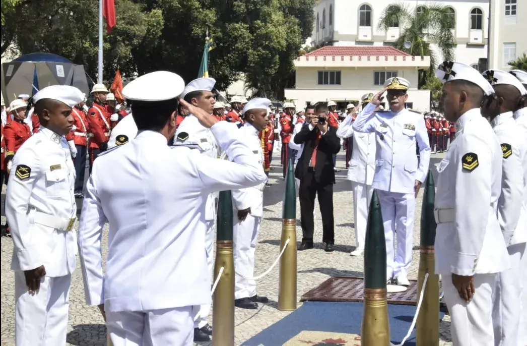 Comandante da Marinha, AE Almir Garnier Santos, é recebido pelo Comandante-Geral do Corpo de Fuzileiros Navais, AE (FN) Jorge Armando Nery Soares