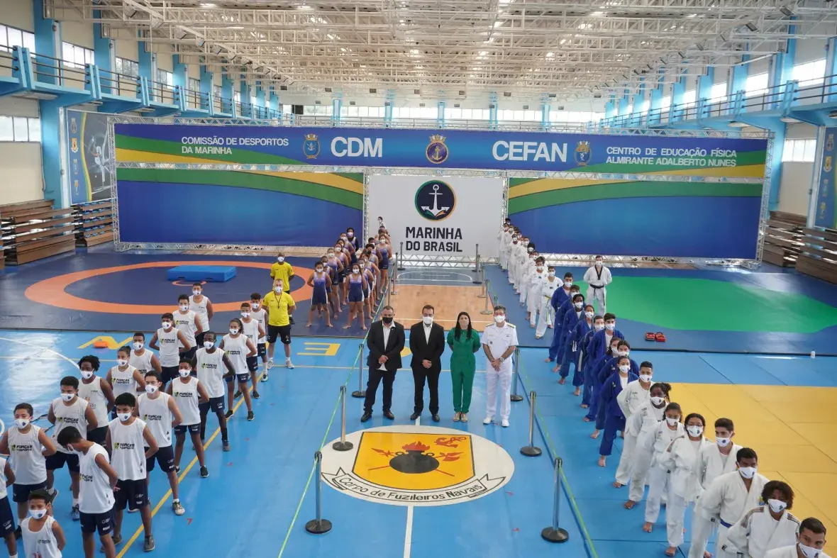 Após a palestra, o Governador conheceu algumas das instalações do CEFAN, como o Ginásio Esportivo "Amazônia Azul"