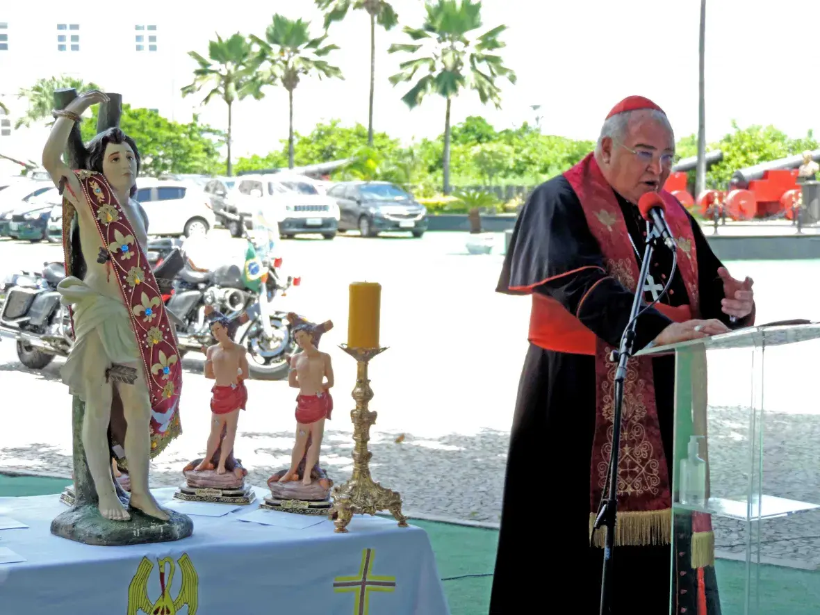 Cardeal Arcebispo Dom Orani Tempesta realizou uma celebração no pátio interno da FSJ
