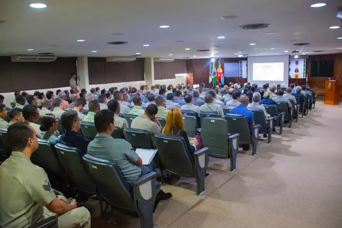Cerca de 180 pessoas assistiram à palestra no auditório do CEFAN