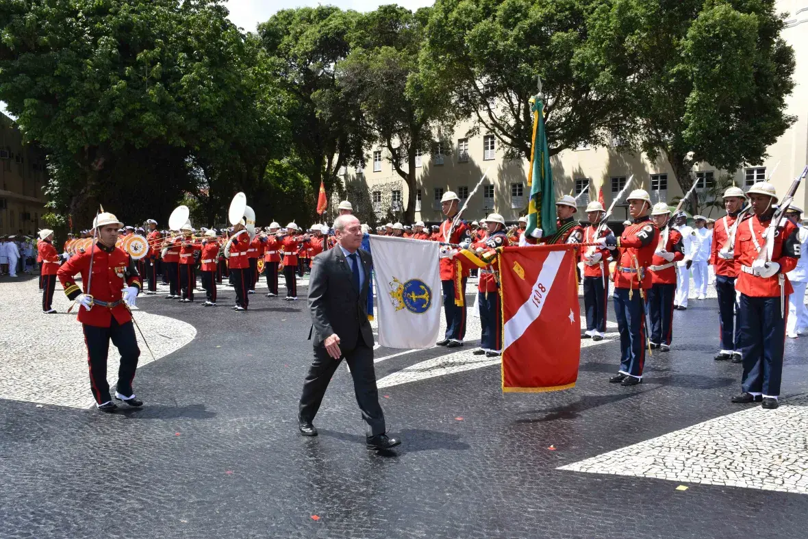 Ministro da Defesa presidiu a cerimônia alusiva aos 212 anos do Corpo de Fuzileiros Navais