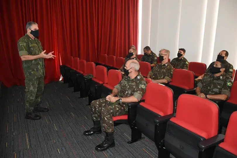Palestra e visita guiada ao Museu do CFN fizeram parte da programação