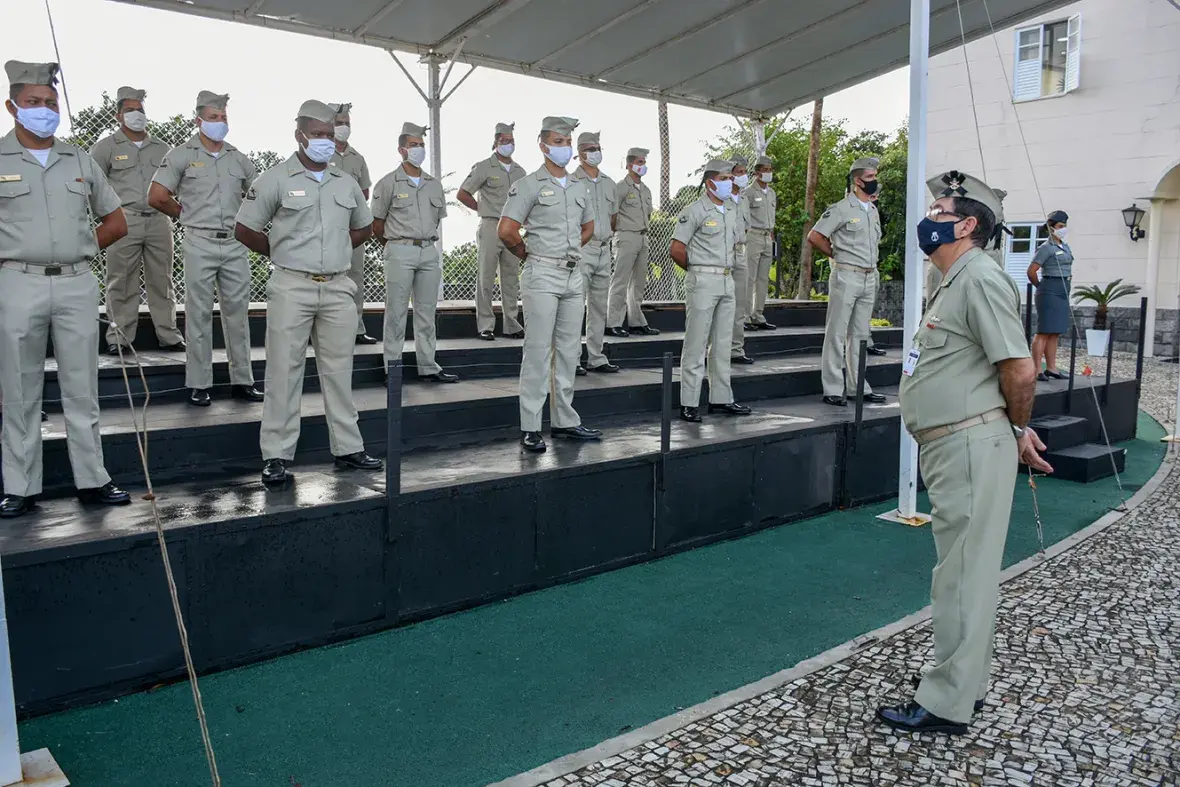 Militares foram recepcionados pelo Comandante-Geral do CFN