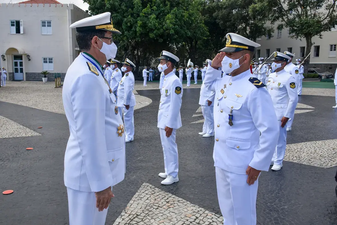 O Suboficial Fuzileiro Naval Jailton Casaes Ferreira recebeu a Medalha Mérito Marinheiro