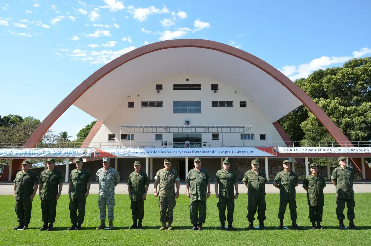 A comitiva americana participou de atividades em Organizações Militares do CFN
