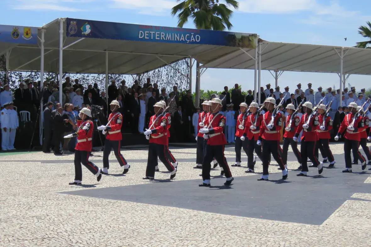Desfile em continência ao Presidente encerrou a cerimônia