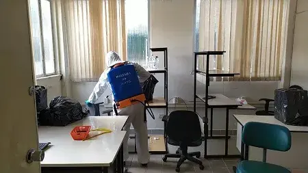 Nessa ação foram priorizadas, entre outros espaços, salas administrativas, viaturas e áreas externas