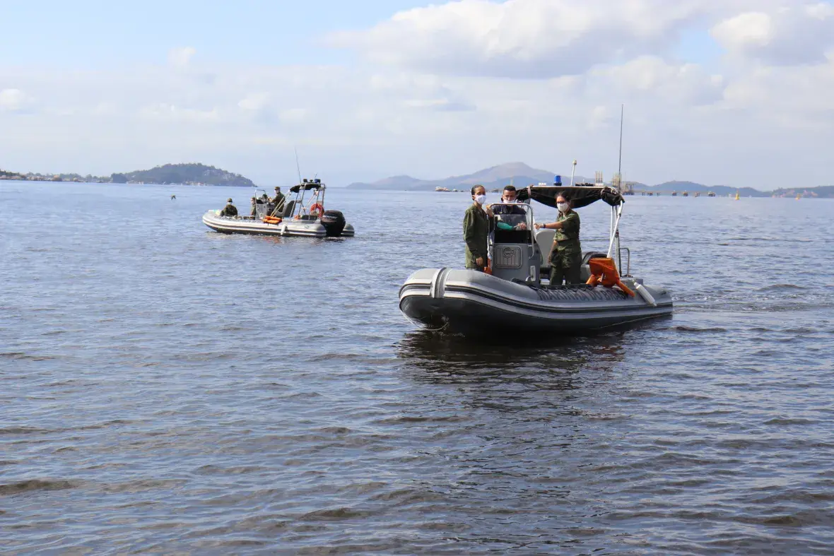 Também foi ministrada uma instrução básica de condução de embarcações pequenas