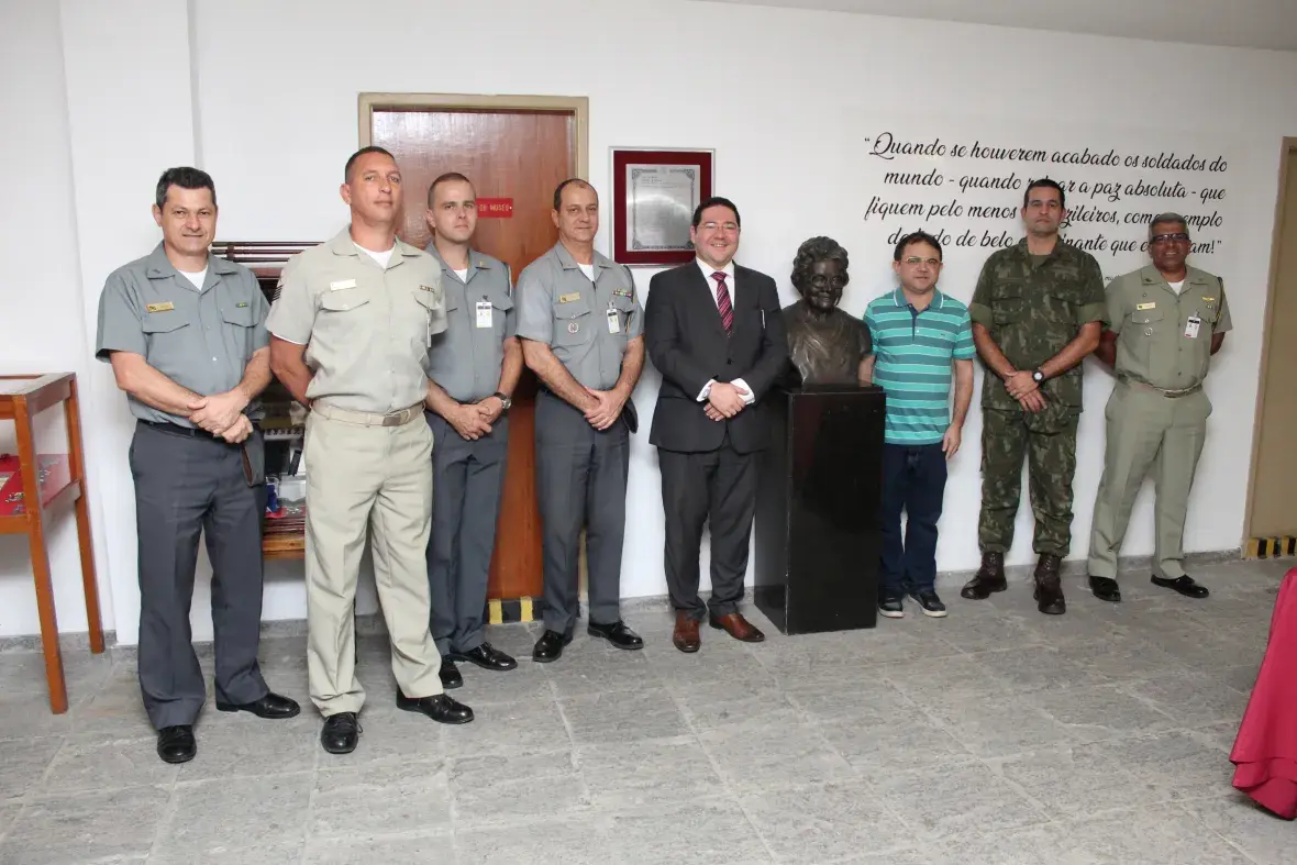 Comandante do Batalhão Naval e militares do CGCFN acompanharam a visita