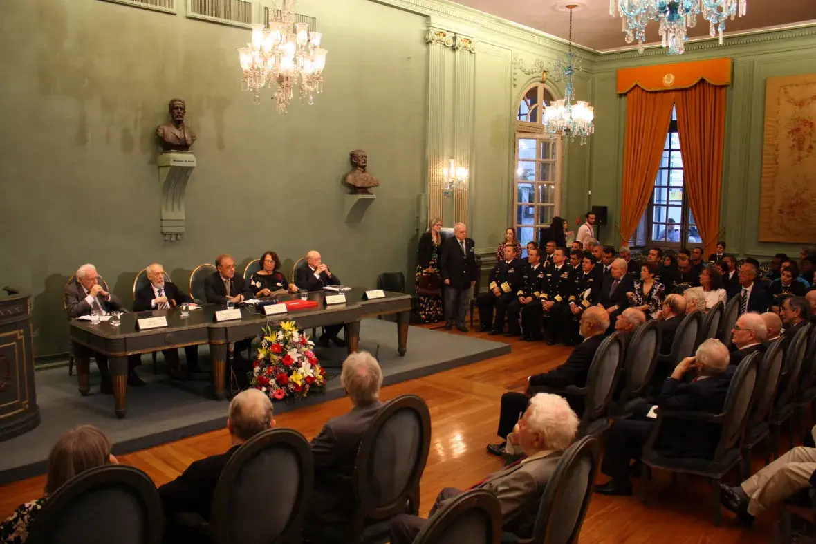 Solenidade foi realizada na sede da ABL e marcou os 121 anos da Instituição