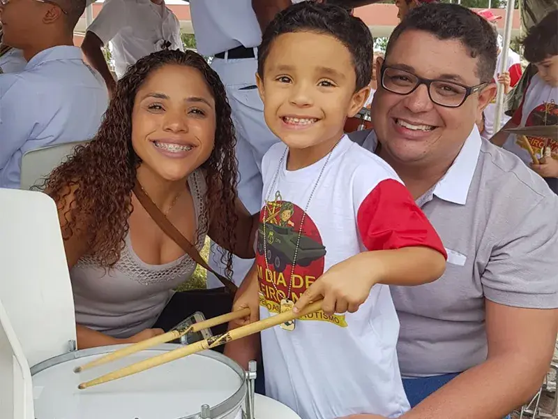 O pequeno Pedro, de 5 anos, participou do evento acompanhado dos pais
