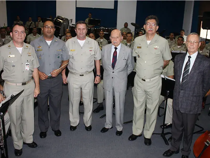 Oficiais do CFN acompanharam a visita