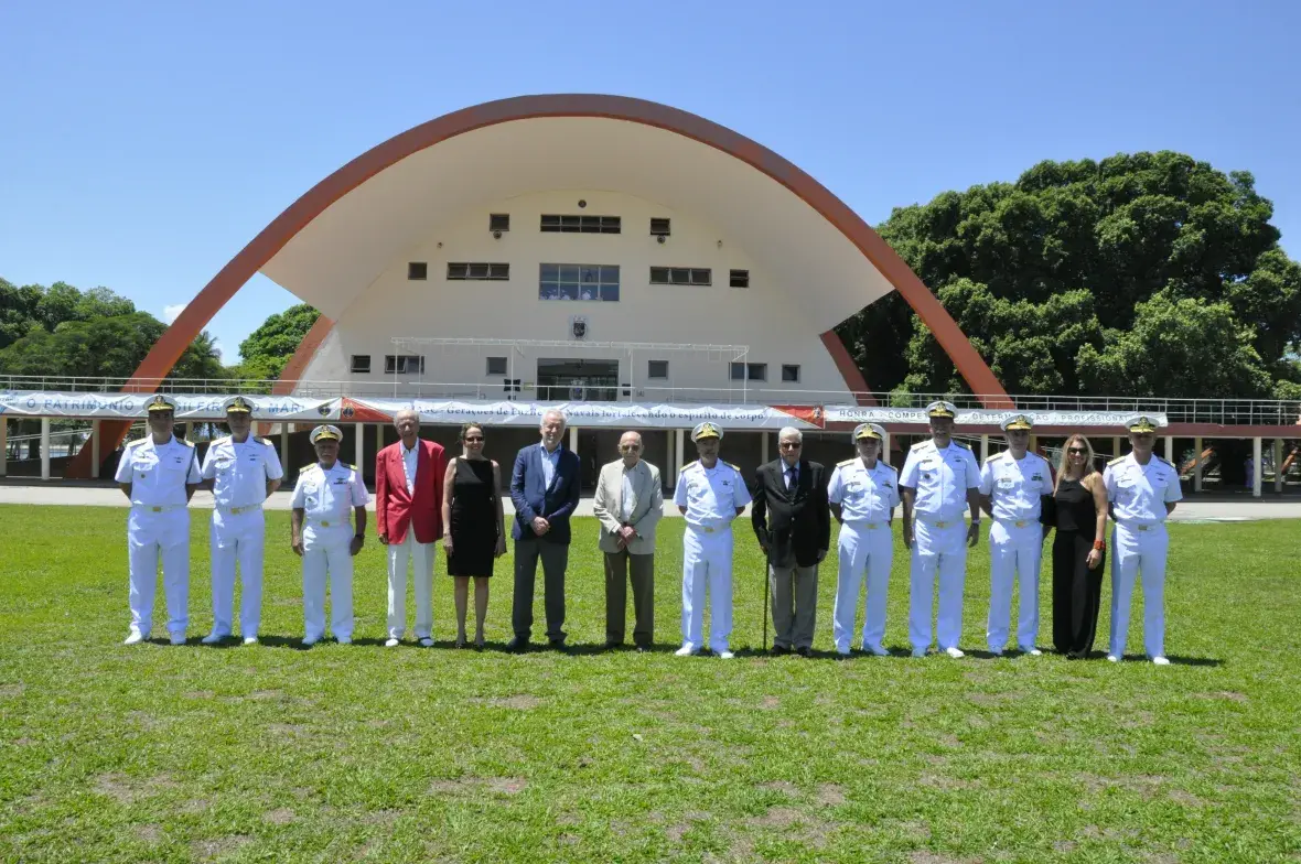 Oficiais-generais do CFN acompanharam a visita