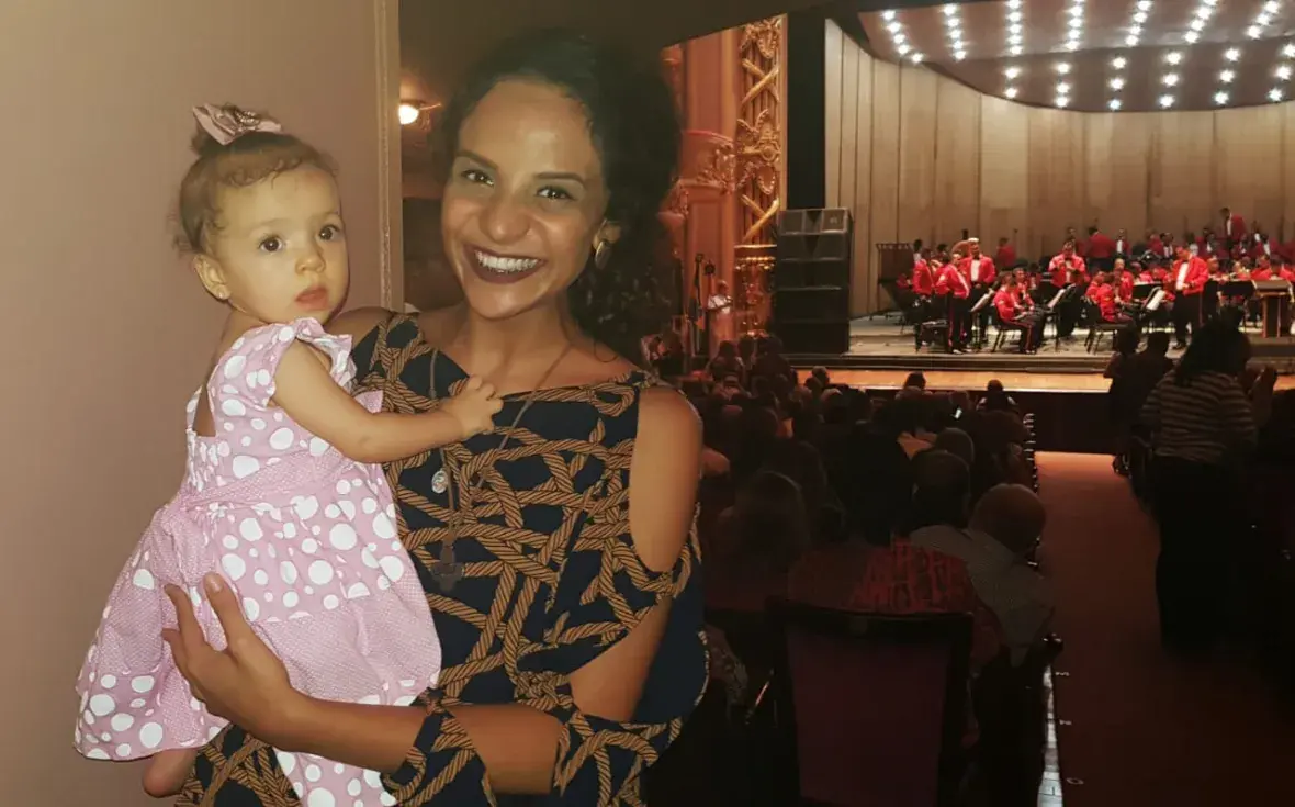 A jovem Maria Beatriz elegeu a canção do filme Missão Impossível como sua favorita