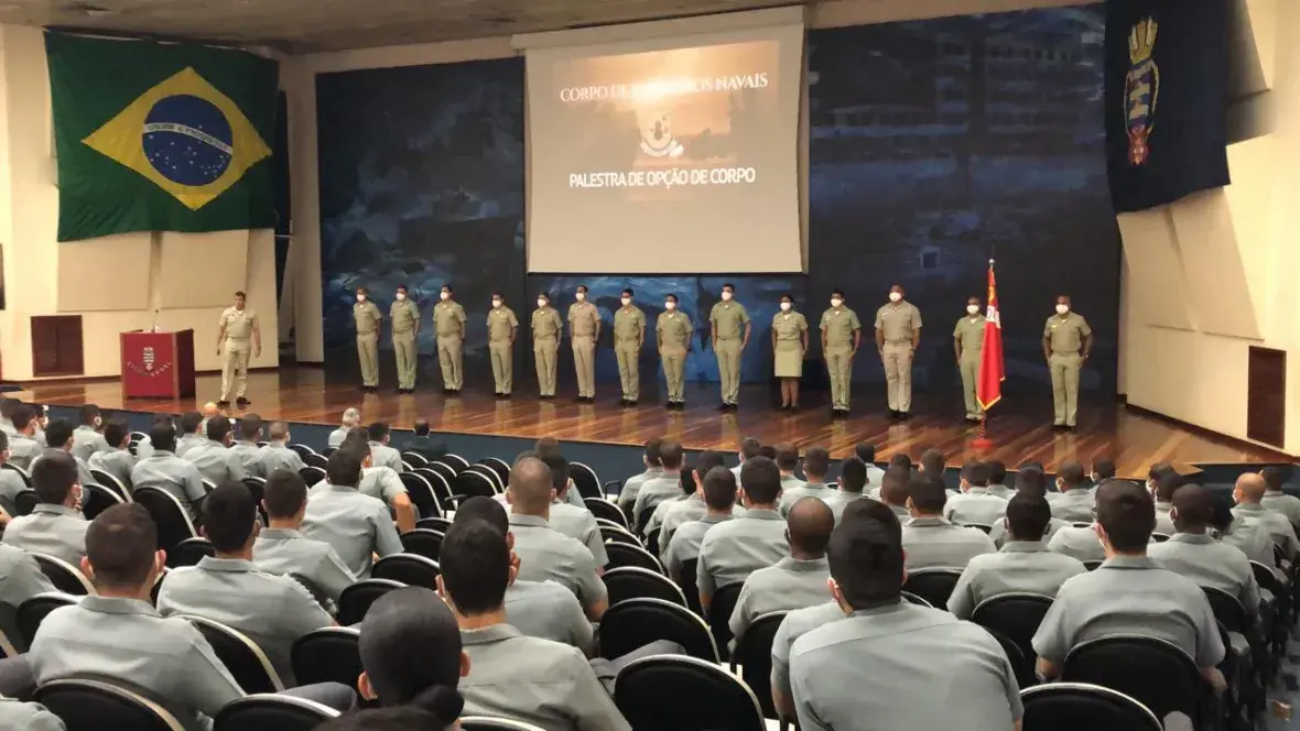 Aspirantes da Escola Naval assistiram palestras sobre o CFN
