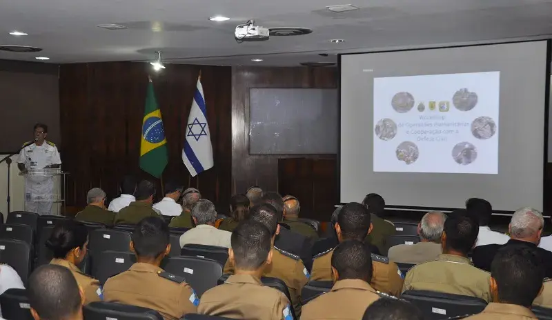 A abertura do Workshop de Operações Humanitárias e Cooperação com a Defesa Civil foi feita pelo Vice-Almirante (FN) Jorge Armando Nery Soares, Comandante CMatFN