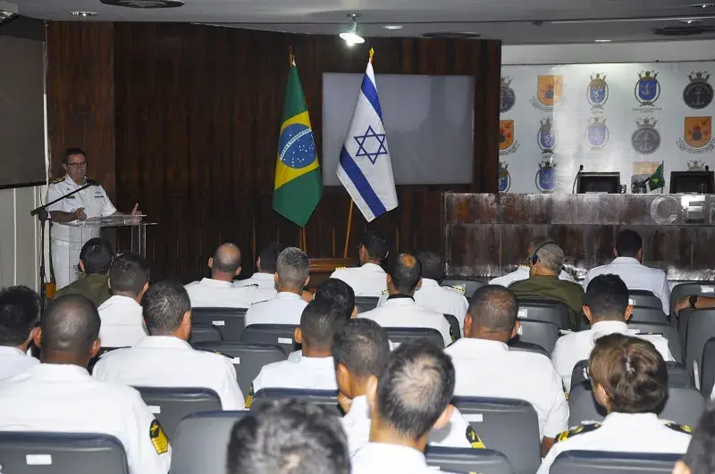 Comandante-Geral do CFN, AE (FN) Alexandre encerra o evento ressaltando os aprendizados do Workshop, e parabeniza a todos os envolvidos no esforço empregado na ajuda às vítimas da tragédia em Brumadinho
