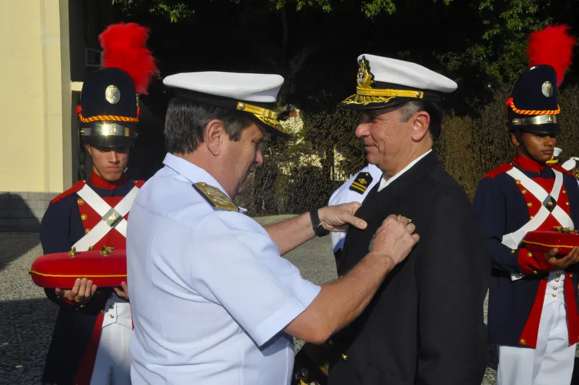 Na ocasião, Oficiais e Praças foram agraciados com a Medalha Mérito Militar