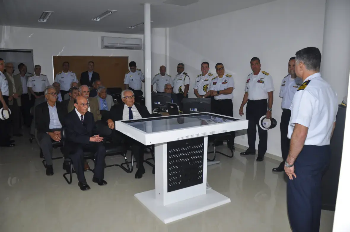 Uma visita ao Centro de Simulação também fez parte da programação