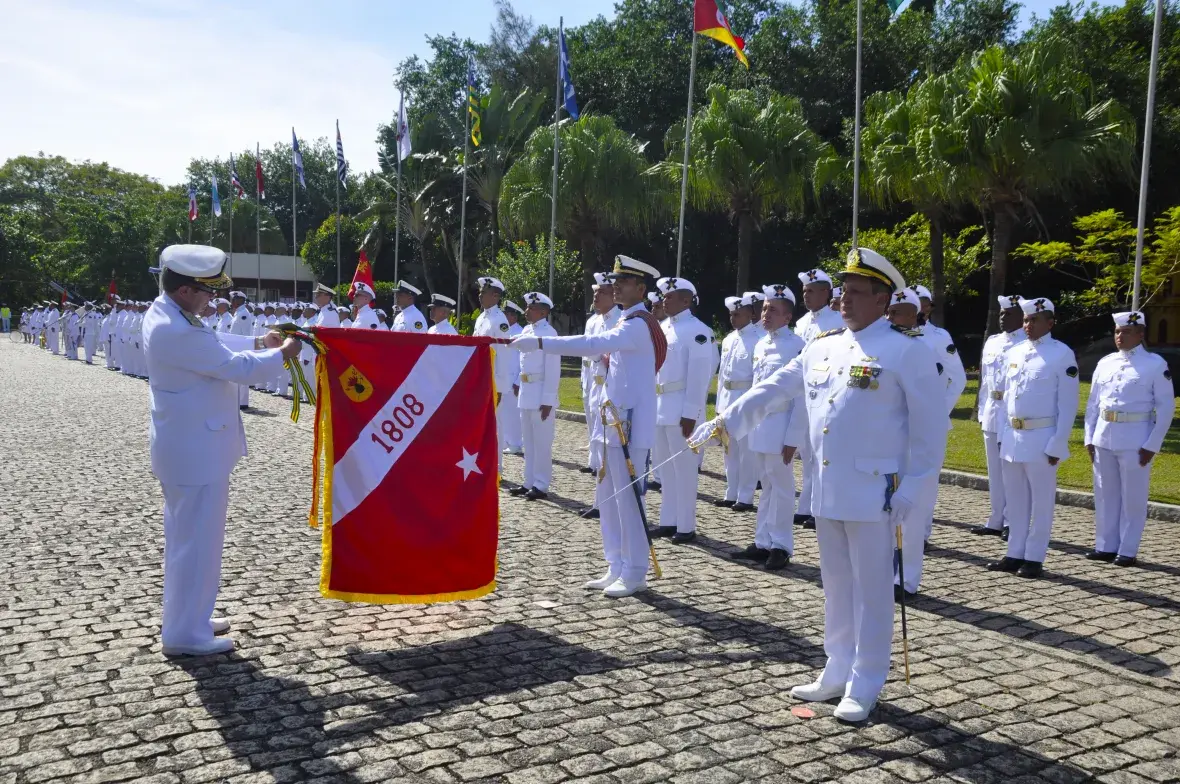 Batalhão de Artilharia de Fuzileiros Navais é agraciado com a Medalha Mérito Tamandaré no dia 10 de maio