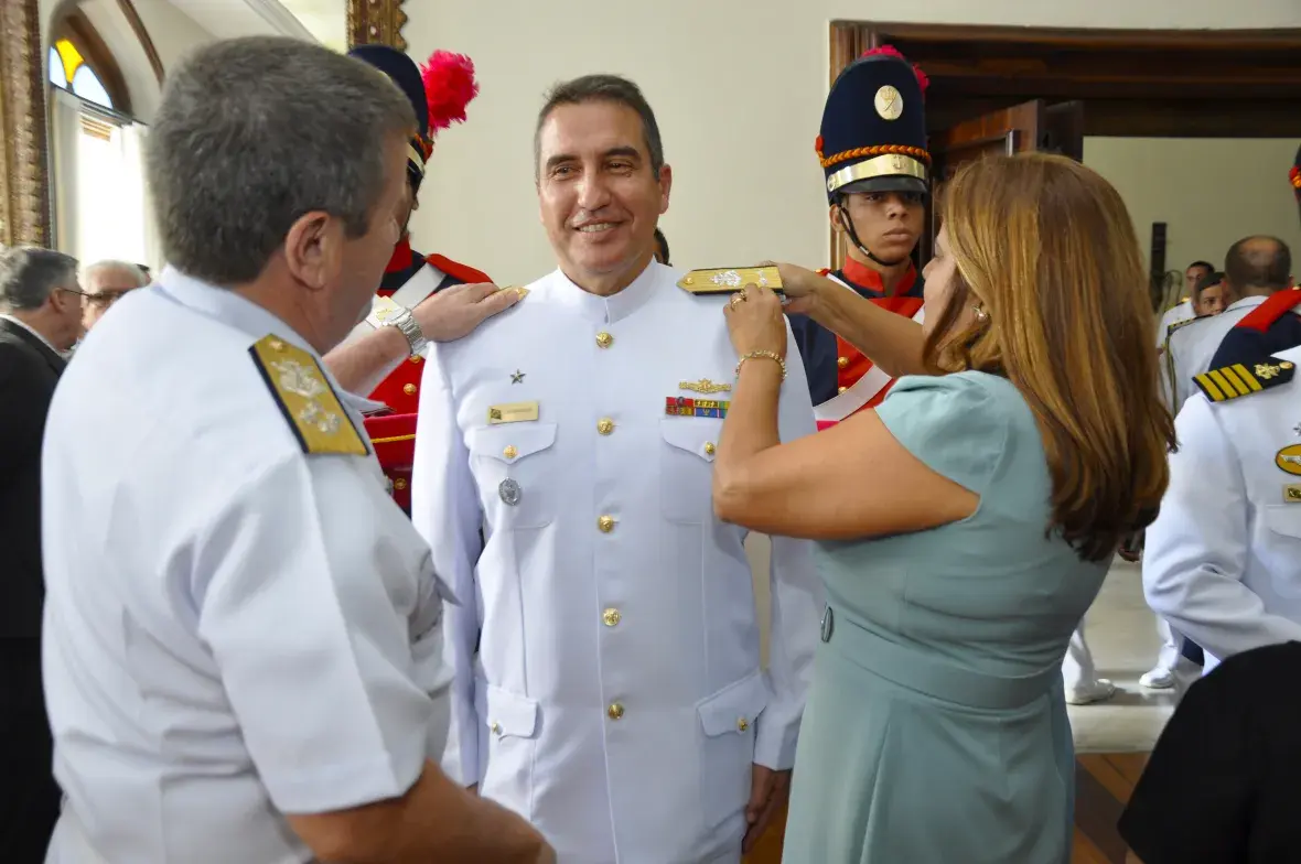 CGCFN realiza cerimônia de troca de platinas de almirantes recém-promovidos