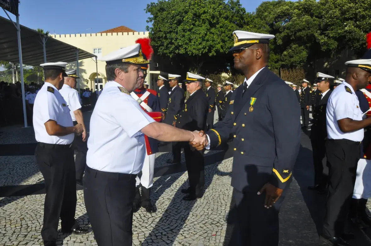 Medalha é um reconhecimento por decênios de bons serviços prestados à Força