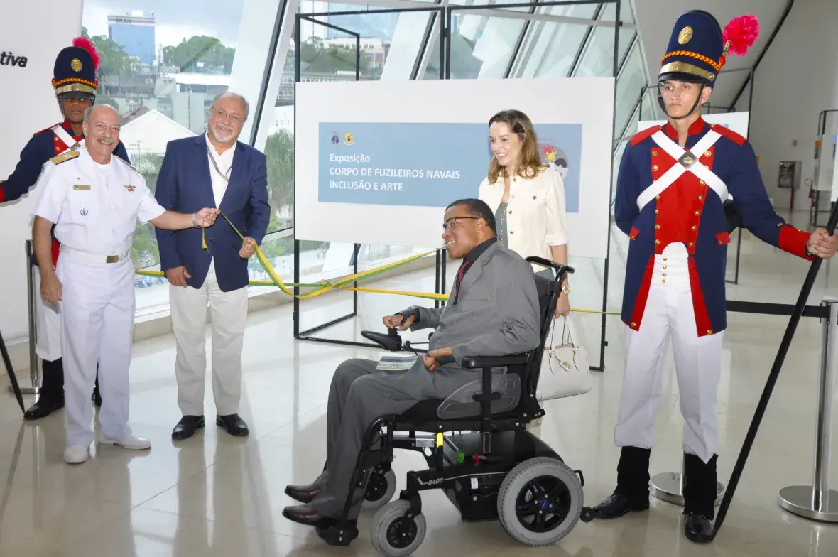 Exposição Corpo de Fuzileiros Navais, Inclusão e Arte está em cartaz no Museu do Amanhã até 30 de setembro