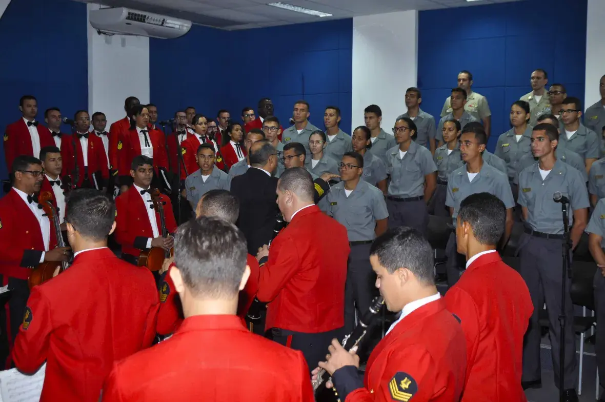 A Banda Sinfônica do CFN executou sucessos nacionais e internacionais durante apresentação