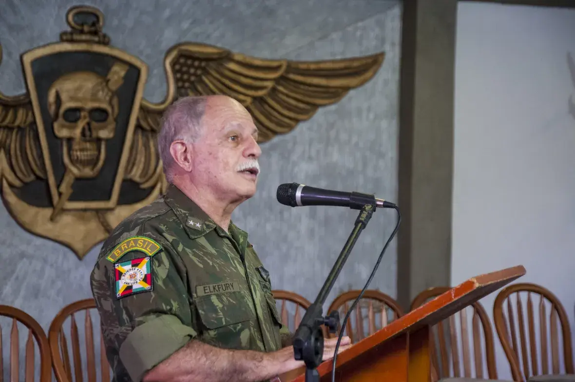 Atualmente o Almirante Elkfury atua como Secretário Executivo da Comissão Intersetorial MB-200
