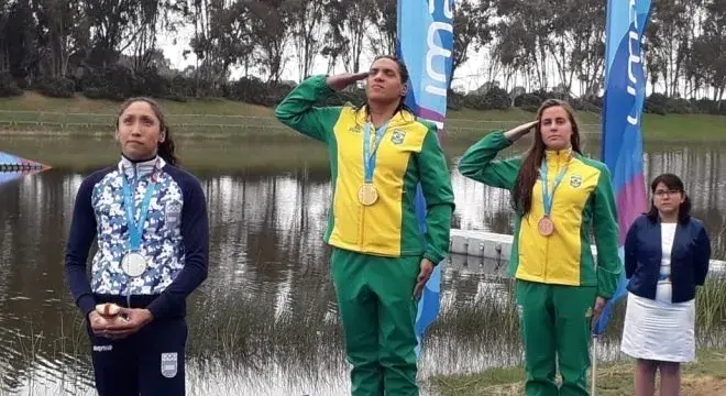 A campeã 3º SG (RM2-P) Ana Marcela conquistou mais um resultado inédito para o Brasil. Foto: COB