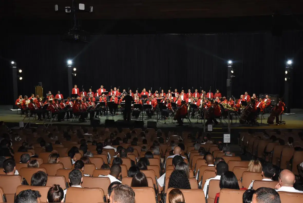 No dia 12 de agosto, o espetáculo foi voltado para a família naval de Brasília