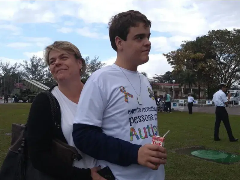 O adolescente Guilherme Laranjeira, de 15 anos, participou do evento acompanhado da mãe, Leila