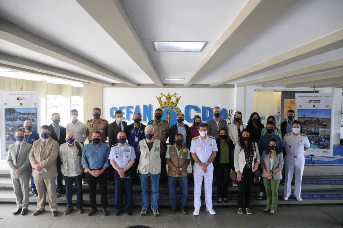 Comitiva visitou três Organizações Militares
