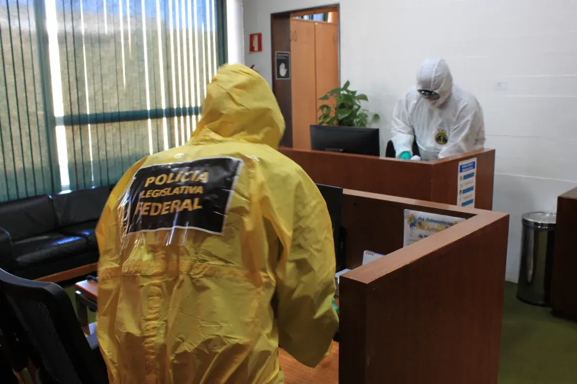 Fuzileiros Navais descontaminam Câmara dos Deputados, em Brasília