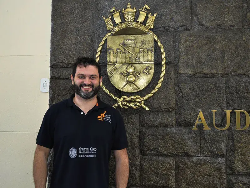 O maestro do Projeto Maré do Amanhã, Felipe Kochem, elogiou a atuação dos militares-músicos do CFN