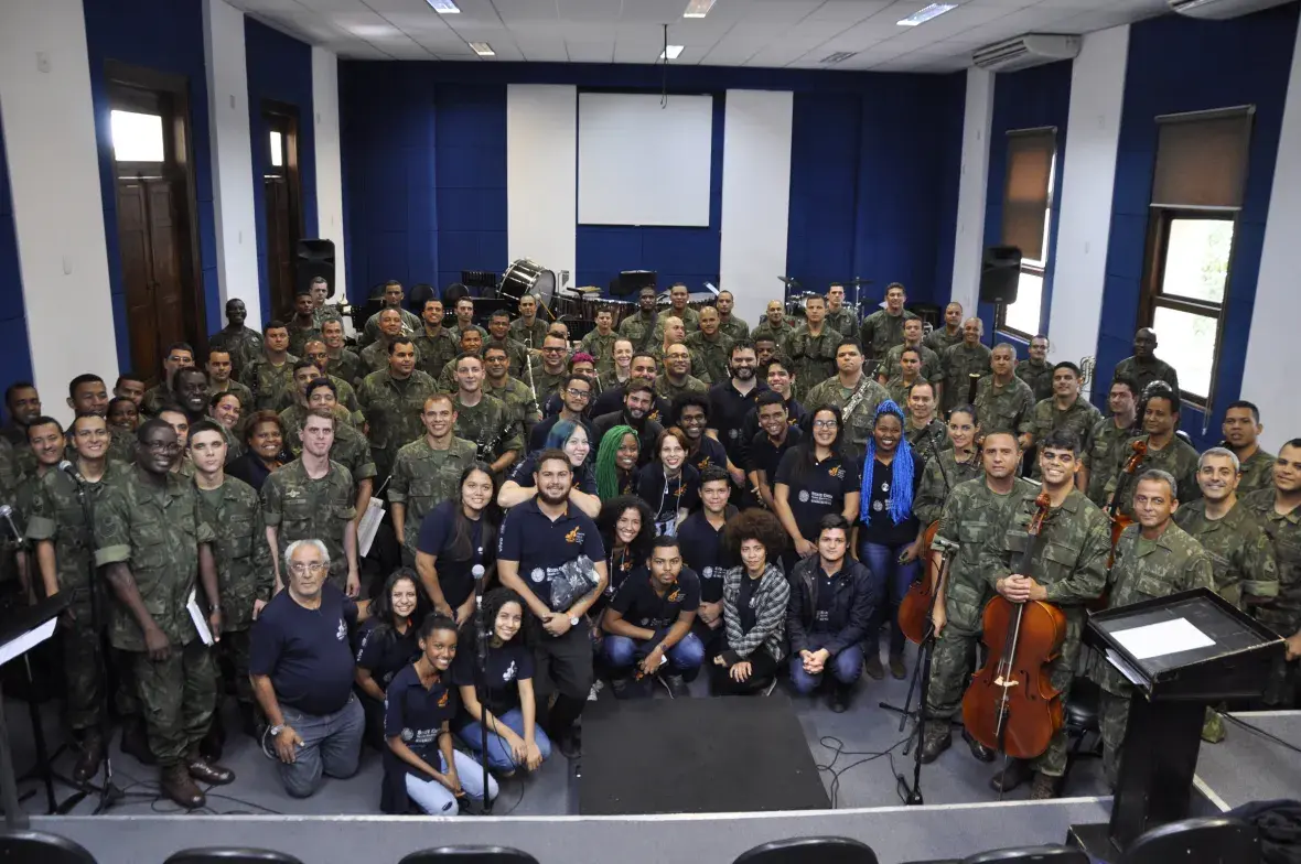 Na ocasião, os jovens assistiram as apresentações das bandas de música do CFN