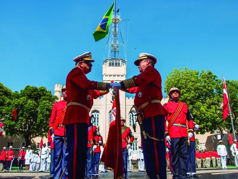 Na ocasião, foi entregue o estandarte do CFN ao Comandante-Geral empossado