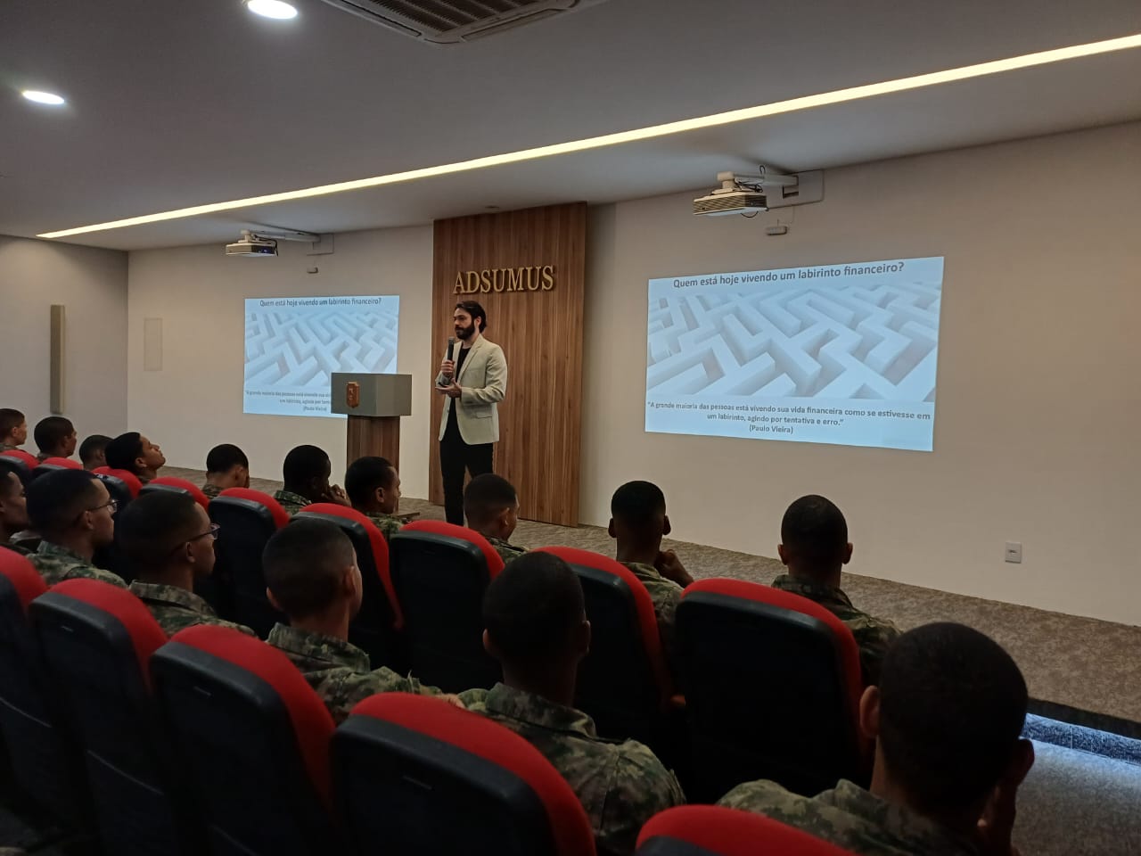 FEBRACIS ministra palestra sobre educação financeira ministrada no CIAMPA.