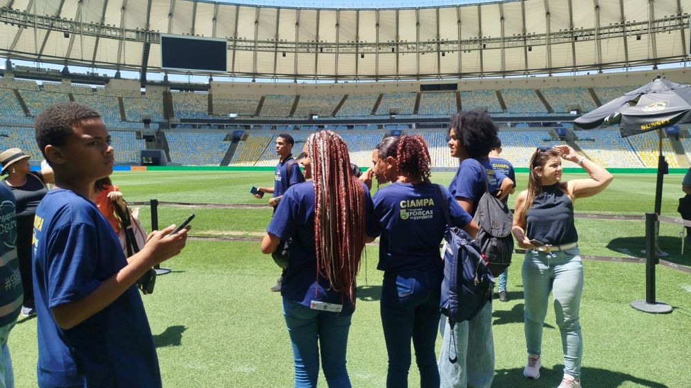 Adolescentes do PROFESP-CIAMPA visitam o Maracanã